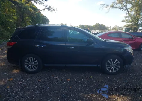 2015 Nissan Pathfinder S z USA, uszkodzony, nr VIN 5N1AR2MM9FC663315